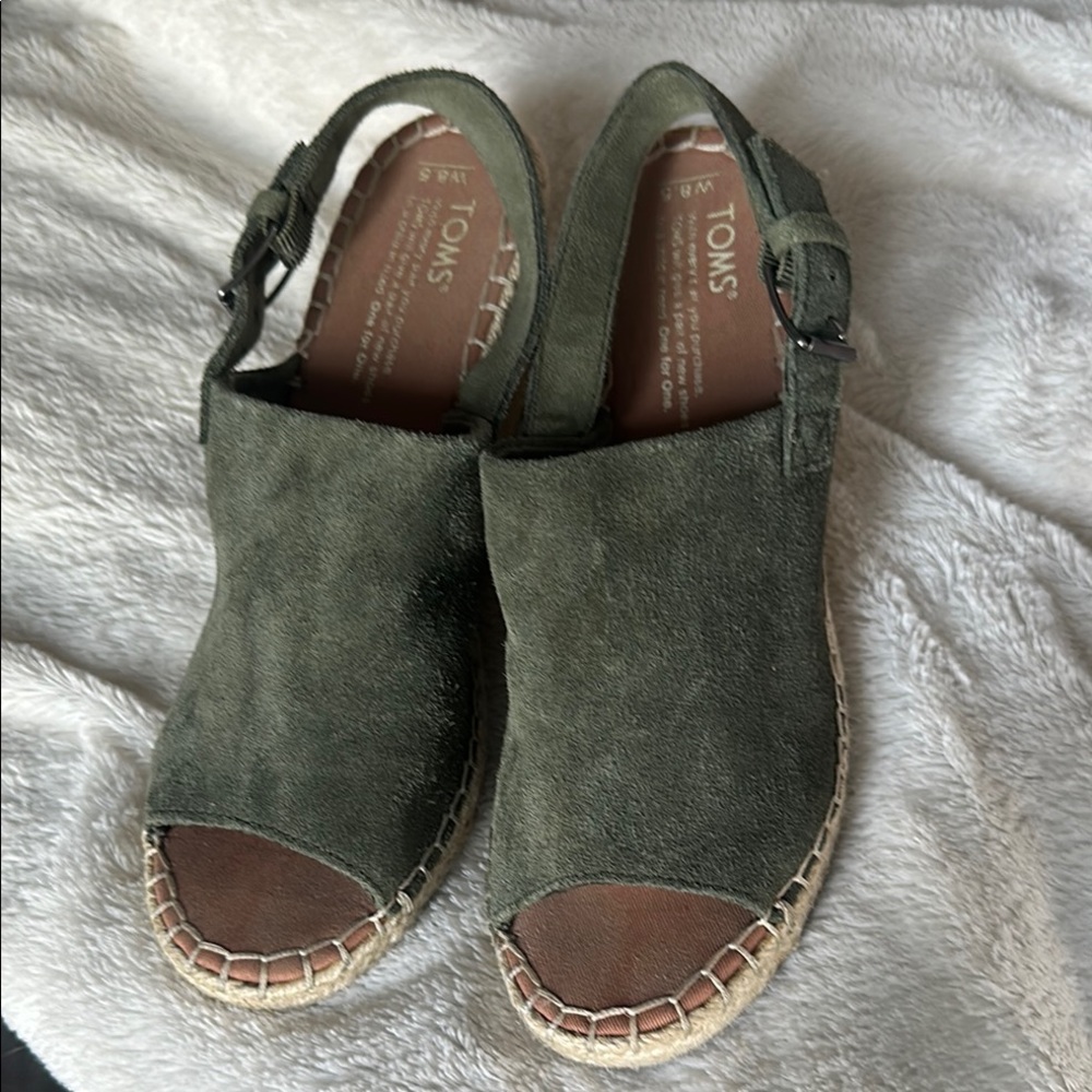 TOMS Women's Green Suede Sandals
